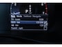 Volvo XC40 1.5 T3 Momentum Pro | Panoramisch Schuif-/Kanteldak | Verwarmde voorruit | Elektrische achterklep | Climate Control |