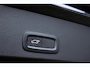 Volvo XC40 T3 Momentum Pro | Panoramisch Schuif-/Kanteldak | Verwarmde voorruit | Elektrische achterklep | Climate Control | Parkeersensoren achter | Brake Assist System | high Perfomance Audio | Dealeronderhouden