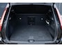 Volvo XC40 1.5 T3 Momentum Pro | Panoramisch Schuif-/Kanteldak | Verwarmde voorruit | Elektrische achterklep | Climate Control |