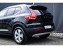 Volvo XC40 1.5 T3 Momentum Pro | Panoramisch Schuif-/Kanteldak | Verwarmde voorruit | Elektrische achterklep | Climate Control |