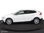 Volvo V40 Cross Country 1.5 T3 Polar+ Luxury | Panoaramdak | Keyless | Verwarmbare voorstoelen | Lederen bekleding | Camera | DAB | PDC Voor en achter