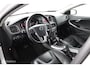 Volvo V40 Cross Country 1.5 T3 Polar+ Luxury | Panoaramdak | Keyless | Verwarmbare voorstoelen | Lederen bekleding | Camera | DAB | PDC Voor en achter