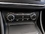 Mercedes-Benz A-klasse 180 AMG Edition Night Pack Panoramadak Navigatie Apple CarPlay Android Auto Camera Parkeerhulp Cruise Control Stoelverwarming Full Led Airco Lichtmetalen velgen