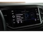 Volkswagen T-Roc 1.5 TSI 150pk DSG Style Trekhaak Camera Stoelverwarming Panoramadak LED
