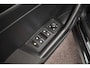 Volkswagen T-Roc 1.5 TSI 150pk DSG Style Trekhaak Camera Stoelverwarming Panoramadak LED