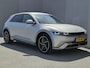 Hyundai Ioniq 5 Lounge AWD 84 kWh / SOH 99% / Fabrieksgarantie tot 02-2030 / CCS snelladen / Head Up Display / Warmtepomp / Trekgewicht 1600 kg / Elektrische achterklep / Stuur- Stoel & Achterbank verwarming / Rondomzicht camera / Bose Audio Systeem / Adaptief cruise control /