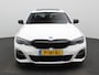 BMW 3-Serie 320e Business Edition Plus | Automaat | Apple Carplay / Android Auto | Panoramadak | Achteruitrijcamera | Parkeersensoren | Stoelverwarming | Stuurverwarming |