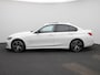 BMW 3-Serie 320e Business Edition Plus | Automaat | Apple Carplay / Android Auto | Panoramadak | Achteruitrijcamera | Parkeersensoren | Stoelverwarming | Stuurverwarming |