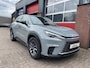 Lexus LBX 1.5 Business Line 2WD, All season banden/ park sens V+A/ Dode hoek/ stoel en stuur verwarm