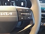 Kia EV6 Light Edition 63 kWh Nieuw model | Navi | Stoelverwarming vόόr en stuurwielverwarming | Achteruitrijcamera | Fabrieksgarantie t/m 30-4-2032 + 3x 1 jaar* | NAP