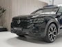 Volkswagen Touareg 3.0 TSi eHybrid 4MOTION R LINE - NACHTZICHT - PANORAMADAK - TREKHAAK - LUCHTVERING - HUD - 360 CAMERA - SFEERVERLICHTING - STOELKOELING