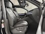 Volkswagen Touareg 3.0 TSi eHybrid 4MOTION R LINE - NACHTZICHT - PANORAMADAK - TREKHAAK - LUCHTVERING - HUD - 360 CAMERA - SFEERVERLICHTING - STOELKOELING