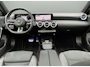 Mercedes-Benz A-klasse 180 AMG Line AUT. | 1e eigenaar | dealer onderh. | panoramadak | camera | night pakket | sfeerverlichting