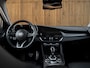 Alfa Romeo Giulia 2.2 Sprint | Panoramadak | BTW auto | Veloce stoelen | Carplay | Adapt. cruise