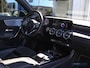 Mercedes-Benz A-klasse 250 e Business | AMG Ed. | 8G Aut. | MBUX | Night Pakket | Ambiente | Apple Car Play/Android Auto | Parkeer Assist. | 18 " LM Velgen | Draadloos Opladen | Aug. Reality