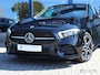Mercedes-Benz A-klasse 250 e Business | AMG Ed. | 8G Aut. | MBUX | Night Pakket | Ambiente | Apple Car Play/Android Auto | Parkeer Assist. | 18 " LM Velgen | Draadloos Opladen | Aug. Reality