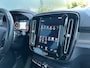 Volvo XC40 2.0 T4 R-Design | Trekhaak | Pilot Assist | Camera | BLIS | Harman/Kardon | Stoelverwarming |
