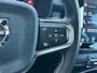 Volvo XC40 2.0 T4 R-Design | Trekhaak | Pilot Assist | Camera | BLIS | Harman/Kardon | Stoelverwarming |