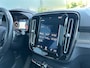 Volvo XC40 2.0 T4 R-Design | Trekhaak | Pilot Assist | Camera | BLIS | Harman/Kardon | Stoelverwarming |