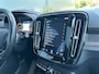 Volvo XC40 2.0 T4 R-Design | Trekhaak | Pilot Assist | Camera | BLIS | Harman/Kardon | Stoelverwarming |
