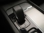 Volvo XC60 2.0 T6 Plug-in hybrid AWD Essential Bright - RIJKLAARPRIJS - All Seasonbanden - Achteruitrijcamera - Elektrisch Glazen Panoramadak - Elektrische Uitklapbare Trekhaak - Stoel- en Stuurverwarming!