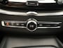 Volvo XC60 2.0 T6 Plug-in hybrid AWD Essential Bright - RIJKLAARPRIJS - All Seasonbanden - Achteruitrijcamera - Elektrisch Glazen Panoramadak - Elektrische Uitklapbare Trekhaak - Stoel- en Stuurverwarming!