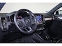 Volvo XC40 B3 Ultra Dark - Panorama/schuifdak - IntelliSafe Assist & Surround - 360º Camera - Harman/Kardon audio - Verwarmde voorstoelen & stuur - Parkeersensoren voor & achter - Elektr. bedienb. voorstoelen met geheugen links - Draadloze tel. lader - Extra getint glas - Inklapbare trekhaak - 19' LMV