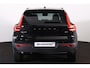 Volvo XC40 B3 Ultra Dark - Panorama/schuifdak - IntelliSafe Assist & Surround - 360º Camera - Harman/Kardon audio - Verwarmde voorstoelen & stuur - Parkeersensoren voor & achter - Elektr. bedienb. voorstoelen met geheugen links - Draadloze tel. lader - Extra getint glas - Inklapbare trekhaak - 19' LMV