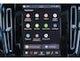 Volvo XC40 B3 Ultra Dark - Panorama/schuifdak - IntelliSafe Assist & Surround - 360º Camera - Harman/Kardon audio - Verwarmde voorstoelen & stuur - Parkeersensoren voor & achter - Elektr. bedienb. voorstoelen met geheugen links - Draadloze tel. lader - Extra getint glas - Inklapbare trekhaak - 19' LMV
