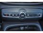 Volvo XC40 B3 Ultra Dark - Panorama/schuifdak - IntelliSafe Assist & Surround - 360º Camera - Harman/Kardon audio - Verwarmde voorstoelen & stuur - Parkeersensoren voor & achter - Elektr. bedienb. voorstoelen met geheugen links - Draadloze tel. lader - Extra getint glas - Inklapbare trekhaak - 19' LMV