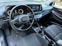 Hyundai i20 1.2 MPI Comfort / bj.2020 / wit/zwart / navigatie / sportvelgen / NAP met 90372 km/ boekjes / 2 sleutels / APK 08/2028