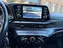Hyundai i20 1.2 MPI Comfort / bj.2020 / wit/zwart / navigatie / sportvelgen / NAP met 90372 km/ boekjes / 2 sleutels / APK 08/2028