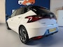 Hyundai i20 1.2 MPI Comfort / bj.2020 / wit/zwart / navigatie / sportvelgen / NAP met 90372 km/ boekjes / 2 sleutels / APK 08/2028