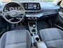 Hyundai i20 1.2 MPI Comfort / bj.2020 / wit/zwart / navigatie / sportvelgen / NAP met 90372 km/ boekjes / 2 sleutels / APK 08/2028