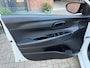 Hyundai i20 1.2 MPI Comfort / bj.2020 / wit/zwart / navigatie / sportvelgen / NAP met 90372 km/ boekjes / 2 sleutels / APK 08/2028