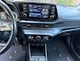 Hyundai i20 1.2 MPI Comfort / bj.2020 / wit/zwart / navigatie / sportvelgen / NAP met 90372 km/ boekjes / 2 sleutels / APK 08/2028