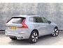 Volvo XC60 2.0 T6 Plug-in Hybrid AWD Plus Dark | Head-up Display | 360 Graden Camera | Harman Kardon Audio | Panoramadak | Lederen Bekleding | Stoelverwarming voor en achter | Cruise Control Adaptief | BLIS | Keyless Entry | Elektrische Achterklep | Google Navigatie | Apple Carplay | Android Auto