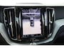 Volvo XC60 2.0 T6 Plug-in Hybrid AWD Plus Dark | Head-up Display | 360 Graden Camera | Harman Kardon Audio | Panoramadak | Lederen Bekleding | Stoelverwarming voor en achter | Cruise Control Adaptief | BLIS | Keyless Entry | Elektrische Achterklep | Google Navigatie | Apple Carplay | Android Auto
