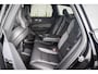 Volvo XC60 2.0 T8 Plug-in hybrid AWD Ultra Black Edition | Adaptieve Cruise Control | Panoramadak | Head-Up Display | Harman Kardon Audio | Stoel-/Stuurverwarming | 360° Parkeercamera | Dodehoek Detectie |