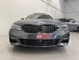 BMW 3-Serie Touring 330e M-Sport PANO/LASER/HEAD-UP/CAMERA/ACC/SFEER/M-SPORTSTOELEN/KEYLESS/18"/CARPLAY/DONKERE-HEMEL/SHADOW-LINE/MINERAL-GRAU/VOLLLEDIG BMW DEALER HISTORIE
