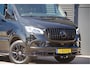 Mercedes-Benz Sprinter 319 3.0 CDI V6 L2H2 3-ZITS, AUT. LED, 3.5T TREKHAAK, MBUX 10'', STANDKACHEL, ZONNEKLEP, VOORSPOILER, KUNSTSTOFDELEN IN KLEUR, CAMERA, NAVI, CRUISE