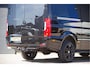 Mercedes-Benz Sprinter 319 3.0 CDI V6 L2H2 3-ZITS, AUT. LED, 3.5T TREKHAAK, MBUX 10'', STANDKACHEL, ZONNEKLEP, VOORSPOILER, KUNSTSTOFDELEN IN KLEUR, CAMERA, NAVI, CRUISE
