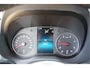 Mercedes-Benz Sprinter 319 3.0 CDI V6 L2H2 3-ZITS, AUT. LED, 3.5T TREKHAAK, MBUX 10'', STANDKACHEL, ZONNEKLEP, VOORSPOILER, KUNSTSTOFDELEN IN KLEUR, CAMERA, NAVI, CRUISE