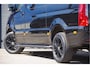 Mercedes-Benz Sprinter 319 3.0 CDI V6 L2H2 3-ZITS, AUT. LED, 3.5T TREKHAAK, MBUX 10'', STANDKACHEL, ZONNEKLEP, VOORSPOILER, KUNSTSTOFDELEN IN KLEUR, CAMERA, NAVI, CRUISE