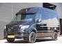 Mercedes-Benz Sprinter 319 3.0 CDI V6 L2H2 3-ZITS, AUT. LED, 3.5T TREKHAAK, MBUX 10'', STANDKACHEL, ZONNEKLEP, VOORSPOILER, KUNSTSTOFDELEN IN KLEUR, CAMERA, NAVI, CRUISE