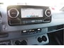 Mercedes-Benz Sprinter 319 3.0 CDI V6 L2H2 3-ZITS, AUT. LED, 3.5T TREKHAAK, MBUX 10'', STANDKACHEL, ZONNEKLEP, VOORSPOILER, KUNSTSTOFDELEN IN KLEUR, CAMERA, NAVI, CRUISE