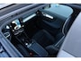 Volvo XC40 2.0 B4 Plus Black Edition | Denim Blue MEtallic | Microtech/Nubuck bekelding charcoal | 20 inch lichtmetalen velgen | Elektrisch verstelbare voorstoelen | Adaptieve Cruise Control | Panoramadak | Stoel- & stuurwielverwarming