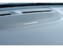 Volvo XC40 2.0 B4 Plus Black Edition | Denim Blue MEtallic | Microtech/Nubuck bekelding charcoal | 20 inch lichtmetalen velgen | Elektrisch verstelbare voorstoelen | Adaptieve Cruise Control | Panoramadak | Stoel- & stuurwielverwarming