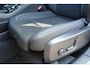 Volvo XC40 2.0 B4 Plus Black Edition | Denim Blue MEtallic | Microtech/Nubuck bekelding charcoal | 20 inch lichtmetalen velgen | Elektrisch verstelbare voorstoelen | Adaptieve Cruise Control | Panoramadak | Stoel- & stuurwielverwarming