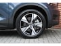 Volvo XC40 Recharge Plus | Stoel-/ stuurwielverwarming | Extra getint glas | Adaptieve cruise control | 19 inch. lichtmetalen velgen | BLIS | Apple Carplay/ Android auto | All-season banden | Dak in contrasterende kleur | Keyless entry